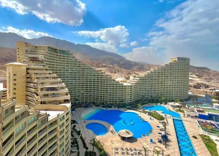 Porto Sokhna Pyramids Sea View *